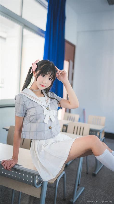 《撑开毛都没长齐的小缝》